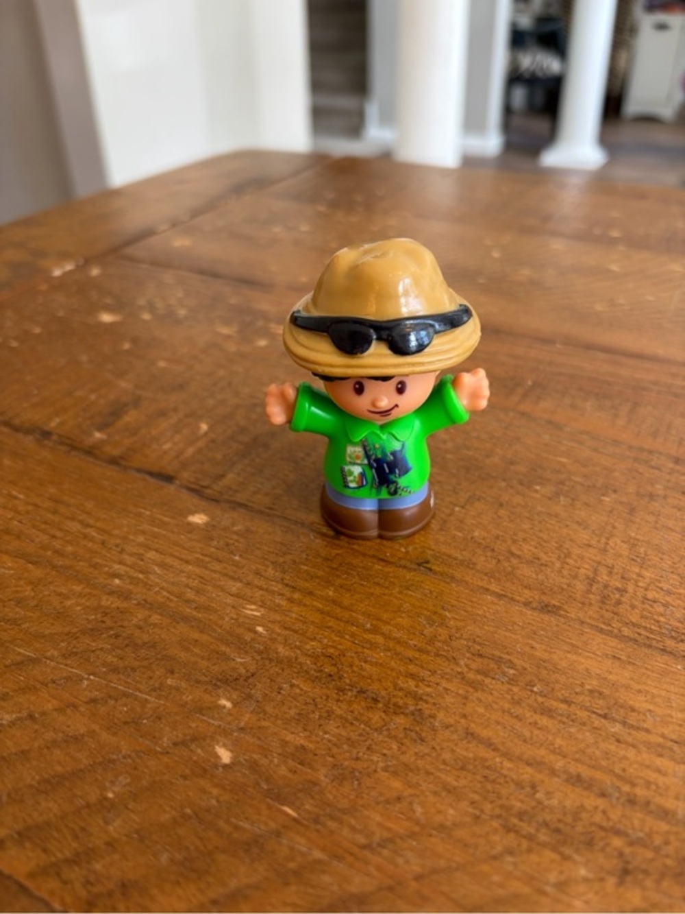 Fisher Price Little People tourist/vacationer as is
